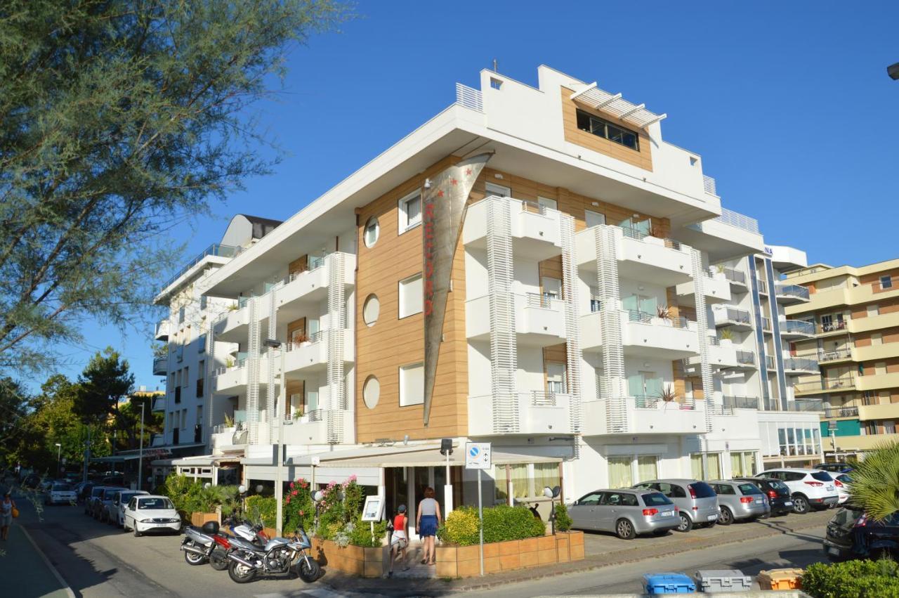 Hotel Record Riccione Kültér fotó