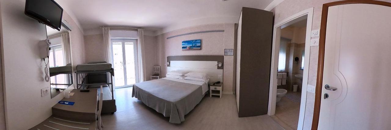 Hotel Record Riccione Kültér fotó